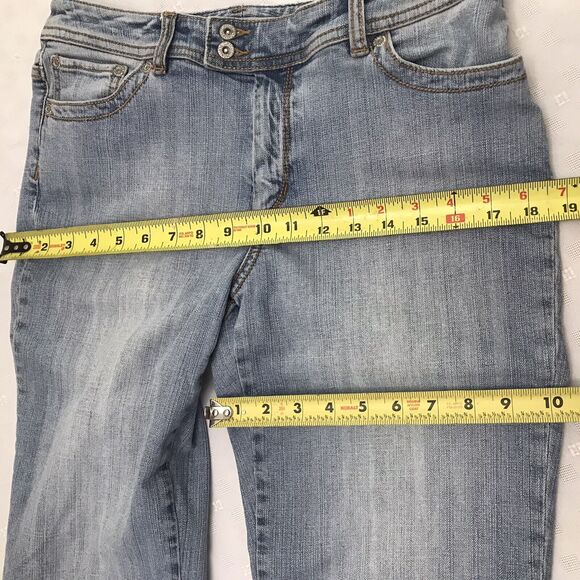 Chicos Capri Jeans Womens 1 Cuffed Faded Blue Denim 30X19.5 Modern Mid-Rise - Picture 8 of 9